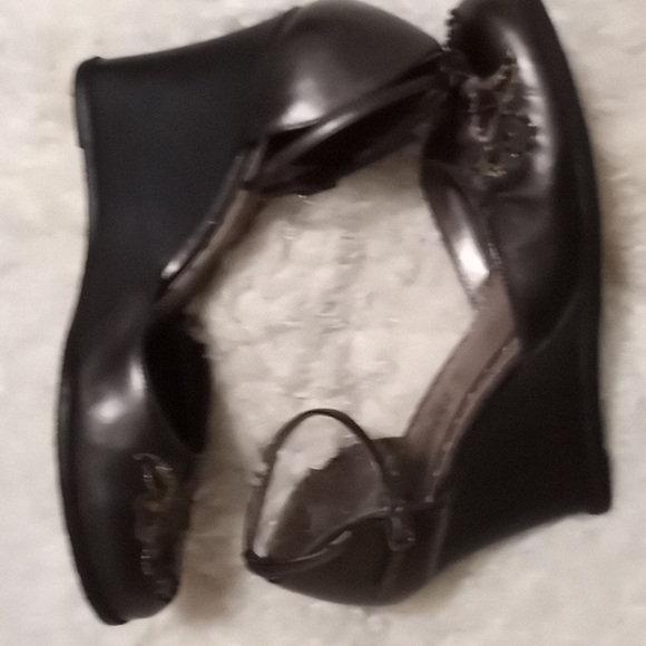 đź–¤HOST PICKđź–¤WEDGES 4" Heels - Picture 4 of 6